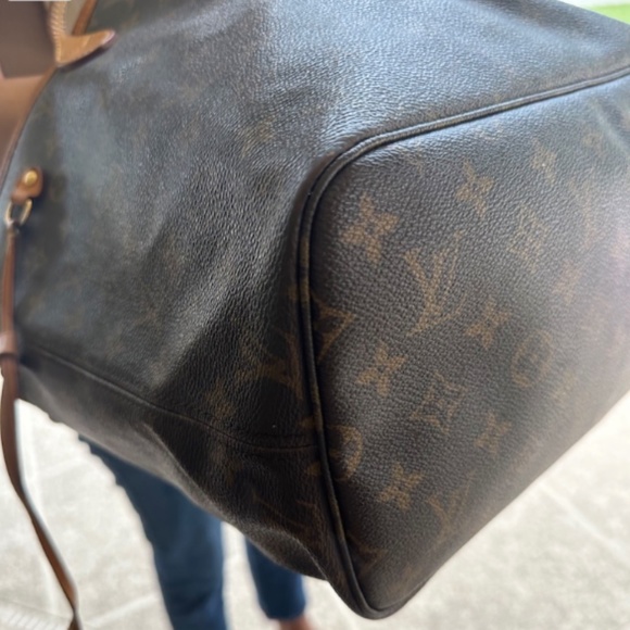LOUIS VUITTON Monogram Neverfull PM Tote Bag - Picture 6 of 14
